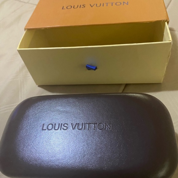 Louis Vuitton sunglasses - Picture 6 of 8